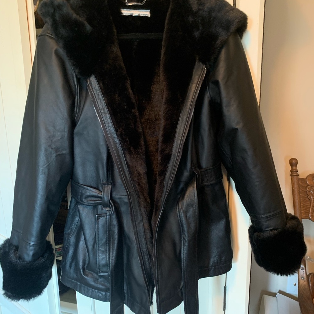 Wilsons Leather Belted Hooded Black Jacket Large NWOT